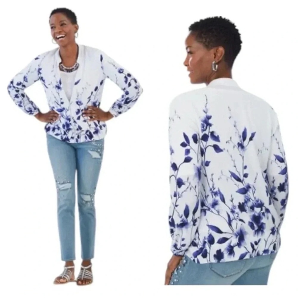 CHICO’S | Women’s White with Blue Floral Print Bomber Jacket Size 1 (M)